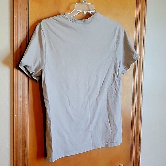 Champion tan ss t-shirt size M discoloration a little on color - Picture 4 of 5